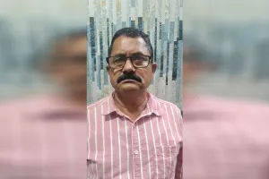 Bareilly: जमीन पैमाइश के नाम पर मांगी रिश्वत...राजस्व निरीक्षक 10 हजार लेते रंगे हाथ गिरफ्तार