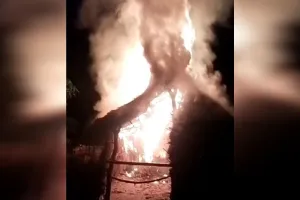 शाहजहांपुर: घर में लगाई आग से घरेलू सामान जला, दो सगे भाइयों पर आरोप