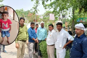 कासगंज: ई-रिक्शा खराब हुई तो पैदल चले मां-बेटा...मगर सड़क पर मौत बनकर दौड़ा ट्रैक्टर