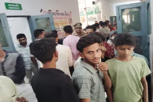 मुरादाबाद: आगरा हाईवे पर दर्दनाक हादसा...डंपर ने ई-रिक्शा को रौंदा, कॉलेज जा रही दो छात्राओं की मौत