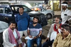 कन्नौज : सपा जिलाध्यक्ष पर हमला कर कार का शीशा तोड़ा, कार्यकर्ताओं के साथ शादी में शामिल होने जा रहे थे 