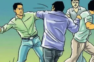 बरेली: बाजार में भाजपा नेता को दबंगों ने पीटा, लूट ले गए नकदी और सोने की चेन