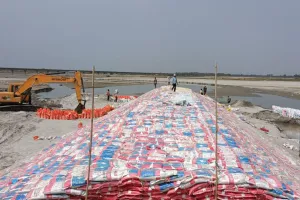 कासगंज: बाढ़ विभीषिका से पटियाली तहसील के गांवों को बचाने की कवायद