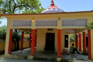 कासगंज: छोटी माता मंदिर से फिर घंटे चोरी...स्थानीय लोगों में फैला आक्रोश