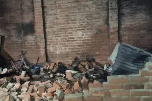 लखीमपुर खीरी: गैस सिलिंडर फटने से घर में लगी आग, मची अफरा-तफरी