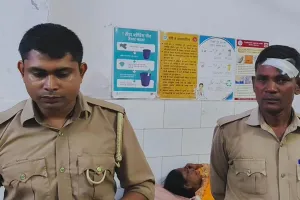 पीलीभीत: कॉल कर पुलिस बुलाई, कूड़ा हटवाने की जिद के बाद सिपाही-होमगार्ड पर किया हमला...FIR