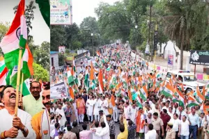 बदायूं: ऑपरेशन सिंदूर की कामयाबी पर निकली तिरंगा यात्रा, नारों से गुंजायमान रहा आसमां