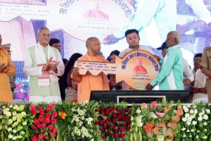 कासगंज में बोले सीएम योगी...'ऑपरेशन सिंदूर' चलाकर भारत की सेना ने पाकिस्तान को घुटनों पर ला दिया