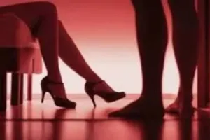 Bareilly: रेस्टोरेंट की आड़ में गंदा धंधा ! इज्जतनगर पुलिस ने फिर पकड़ा सेक्स रैकेट...छह लड़कियों समेत नौ गिरफ्तार