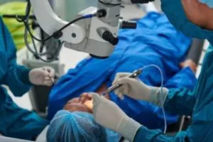 CHC पर टोटा, जिले में संचालित 20 सीएचसी में केवल एक में ही हो रही नेत्र सर्जरी, परेशान भड़क रहे मरीज