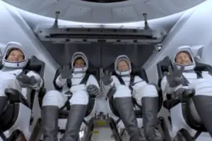 Axiom-4 Mission: स्पेस से शुभांशु शुक्ला का सामने आया पहला मैसेज, कहा- 'जय हिंद, जय भारत मेरे कंधे पर मेरा तिरंगा बताता है...'