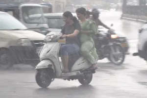 UP Weather: मानसून का दिखा पूरे प्रदेश में असर, 30 जिलों में भारी बारिश का जारी अलर्ट, नदियों का भी बढ़ा जलस्तर