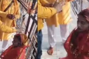 Kushinagar News: प्रेम का प्यार कुछ ऐसा की सोनू बना सोनिया, जेंडर चेंज कराकर मंदिर में लिए सात फेरे