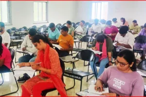 प्रयागराजः मुविवि की बीएड प्रवेश परीक्षा में 71 फीसदी अभ्यर्थी हुए शामिल, कुलपति ने किया परीक्षा केंद्र का निरीक्षण 