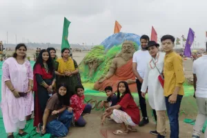 प्रयागराज: 11वें अंतरराष्ट्रीय योग दिवस पर संगम तट पर हजारों लोगों ने किया योग, कैबिनेट मंत्री नंदी ने नियमित योग के लिए किया प्रोत्साहित 