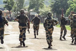 मणिपुर में हाई लेवल मीटिंग, कानून व्यवस्था समेत कई मुद्दों पर हुई केंद्रीय गृह सचिव और राज्यपाल की चर्चा