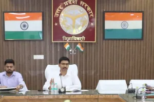 सहारनपुरः 26 अफसरों के खिलाफ DM का बड़ा एक्शन, वेतन रोकने का दिया आदेश 