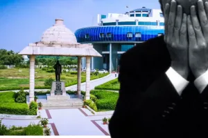 PHD स्कॉलर ने BBAU के प्रोफेसर पर लगाए यौन उत्पीड़न के गंभीर आरोप, बोला छात्र- 'कार्रवाई नहीं हुई तो आत्महत्या कर लूंगा'