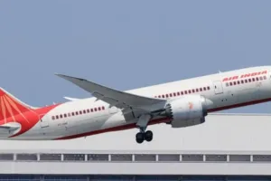 अहमदाबाद प्लेन क्रैश के बाद बढ़ा खौफ! लंदन जा रही एयर इंडिया फ्लाइट की अचानक हुई रिटर्न लैंडिंग