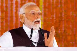 PM मोदी ने दी वंदे भारत और चिनाब ब्रिज की सौगात तो तिलमिलाया पाकिस्तान, जानें पहलगाम आतंकी हमले को लेकर क्या बोला