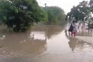 असमः भारी बारिश से बाढ़ की स्थिति गंभीर, करीब 6.5 लाख लोग प्रभावित, IMD ने जारी किया अलर्ट