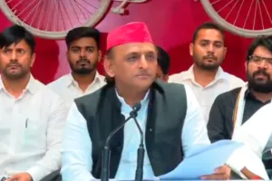 अखिलेश यादव का भाजपा सरकार पर वार, कहा- सरकार गरीबों और वंचितों को शिक्षा से दूर करने के लिए सरकारी स्कूलों का कर रही विलय