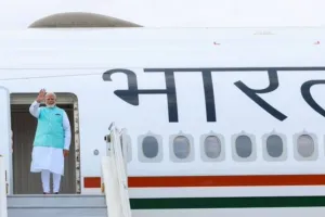 PM मोदी तीन देशों की यात्रा के लिए रवाना, कहा- आतंकवाद के खिलाफ वैश्विक एकजुटता जरूरी