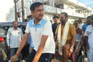 International Yoga Day 2025: योग को लेकर लोगों में दिखा उत्साह, मुख्तार अब्बास नकवी, DM और SP ने रामपुरवासियों के साथ किया योगाभ्यास