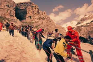 Amarnath Yatra: अमरनाथ यात्रा को लेकर अलर्ट हुई सरकार, सीमावर्ती जिलों में स्थापित की जाएंगी अतिरिक्त जांच चौकियां