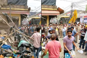 मुरादाबाद : महानगर में चली निगम की जेसीबी, हटाया अतिक्रमण