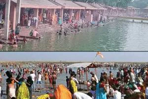 कासगंज: हर हर गंगे के स्वर से गूंजे गंगा घाट, उमड़ा आस्था का सैलाब