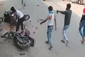 संभल : दूसरे जिलों में भी लगेंगे संभल हिंसा में फरार आरोपियों के पोस्टर