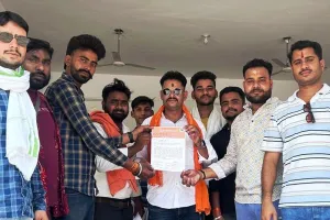 कासगंज : श्रद्धालुओं से मारपीट, लूट व युवतियों के अश्लील फोटो खींचने की घटना में हो कार्रवाई