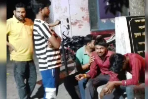 लखीमपुर खीरी : कार की टक्कर से बाइक सवार दो की मौत, एक गंभीर घायल