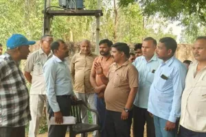 अमरोहा : भाकियू भानू ने बिजलीघर पर किया प्रदर्शन