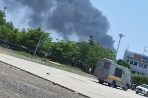 अहमदाबाद विमान दुर्घटना: बचाव कार्य के लिए एनडीआरएफ की छह और बीएसएफ की दो टीम रवाना 