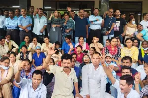  700 उपनल कर्मचारियों ने किया कार्य बहिष्कार