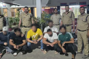 हरियाणा के शराबी पर्यटकों का हुड़दंग, पुलिस ने पहुंचाया हवालात