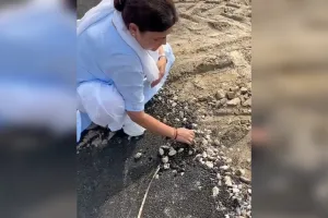 बदायूं : सड़क निर्माण में लोनिवि की पूर्व जिला पंचायत अध्यक्ष ने खोली पोल