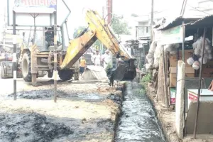 संभल : बहजोई में फिर अतिक्रमण पर चला बुलडोजर