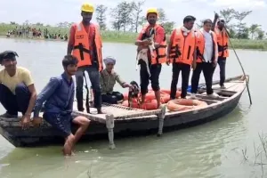 लखीमपुर खीरी: नाव पलटते ही एनडीआरएफ ने लोगों को बचाया...मॉकड्रिल