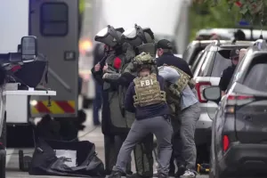 पुलिस पर हमला किया तो जेल जाओगे: एफबीआई निदेशक ने प्रदर्शनकारियों को दी चेतावनी 