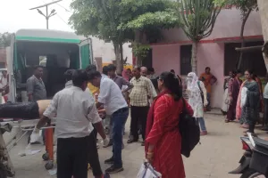 सुलतानपुर: अयोध्या से लौट रहे श्रद्धालुओं की कार पेड़ से टकराई, सात घायल, पांच की हालत गंभीर