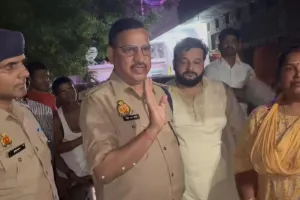 कानपुर: पत्नी की शिकायत पर पुलिस ने किया प्रताड़ित, तो युवक ने फंदा लगाकर दी जान, चौकी इंचार्ज और हेड कांस्टेबल निलंबित