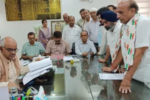 कानपुर: दक्षिण में सरायमीता के 20 हजार लोग पी रहे जहरीला पानी, कांग्रेसियों ने डीएम को सौंप ज्ञापन