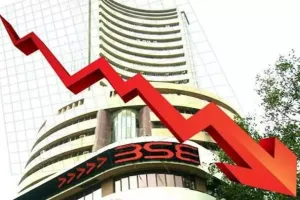 Stock Market: शेयर बाजार में फिर गिरावट, सेंसेक्स 762 अंक टूटा, निफ्टी 24,538 के करीब