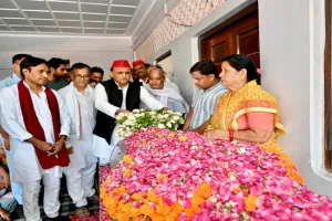 फर्रुखाबाद: पूर्व सपा सांसद छोटे सिंह यादव को अखिलेश यादव ने दी श्रद्धांजलि, गंगा पांचाल घाट पर किया गया अंतिम संस्कार 