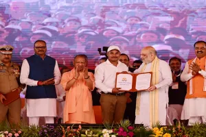 अमित शाह और योगी ने नवचयनित सिपाहियों को सौंपा नियुक्ति पत्र, देखें तस्वीरें