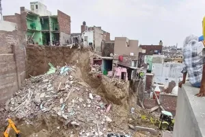 मथुरा: टीला धंसने से 2 बहनों समेत तीन की मौत के मामले डीएम ने दिए मजिस्ट्रेटी जांच के आदेश