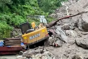 सिक्किम में बाढ़ का कहर जारी: लैंडस्लाइड से सैन्य शिविर तबाह, 3 जवानों की मौत, 6 लापता